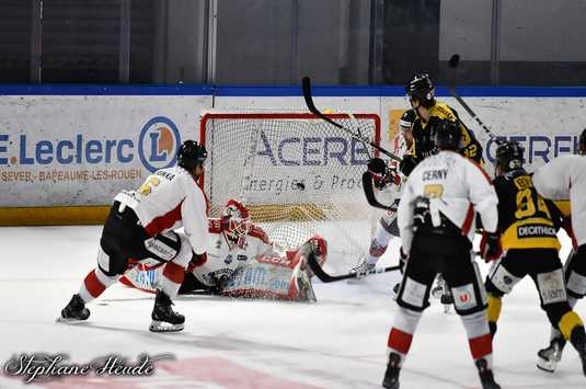 Photo hockey  - Ligue Magnus : 19me journe : Rouen vs Chamonix  - Des Dragons intraitables