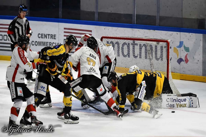 Photo hockey  - Ligue Magnus : 19me journe : Rouen vs Chamonix  - Des Dragons intraitables