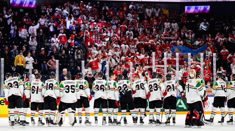 Photo hockey Championnats du monde -  : Autriche (AUT) vs Hongrie (HUN) - La mort en fusillade