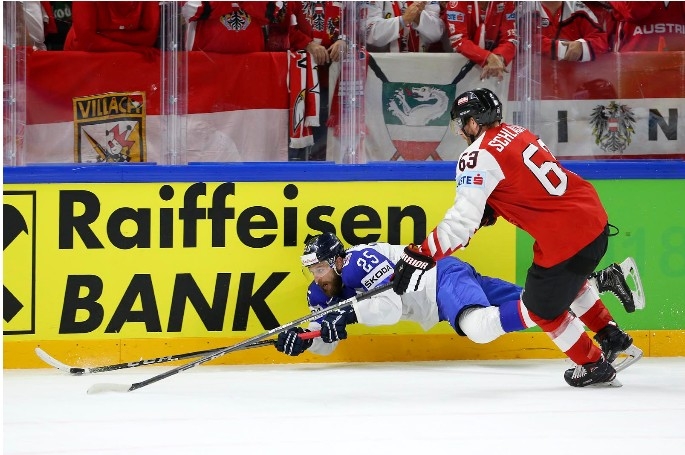 Photo hockey Championnats du monde -  : Autriche (AUT) vs Slovaquie (SVK) - La Slovaquie dans la douleur
