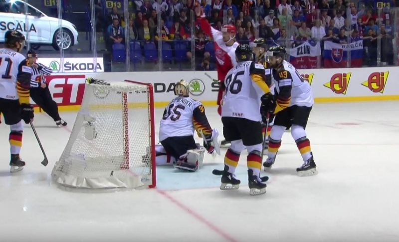 Photo hockey Championnats du monde -  : Danemark (DEN) vs Allemagne (GER) - Les Allemands en tremblant