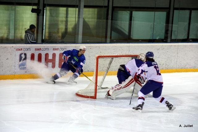Photo hockey Championnats du monde -  : Grande Bretagne (GBR) vs Slovenie (SLO) - Messieurs les Anglais, tirez les premiers !