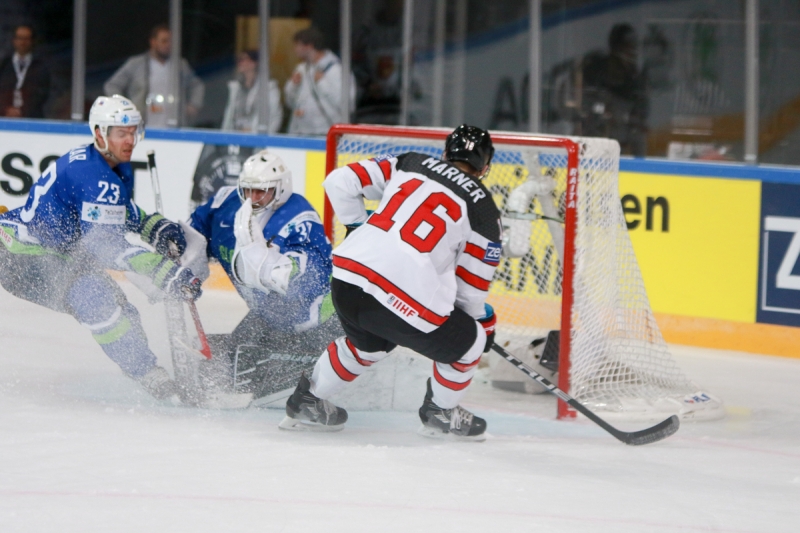 Photo hockey Championnats du monde -  : Slovenie (SLO) vs Canada (CAN) - Team Canada rgale en trillant la Slovnie !