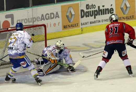Photo hockey Coupe de France - CDF 16me  : Grenoble  vs Villard-de-Lans - Grenoble droule 