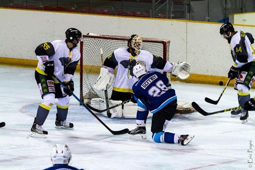 Photo hockey Coupe de France - Coupe de France : 1er tour : Marseille vs Chambry - Un match  haute densit