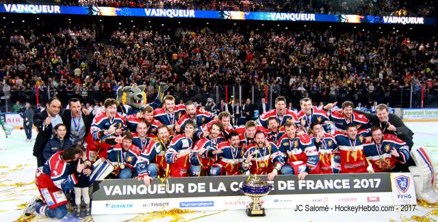 Photo hockey Coupe de France - Coupe de France - Finale : Rouen vs Grenoble  - CDF: Grenoble ouvre  nouveau larmoire  trophes