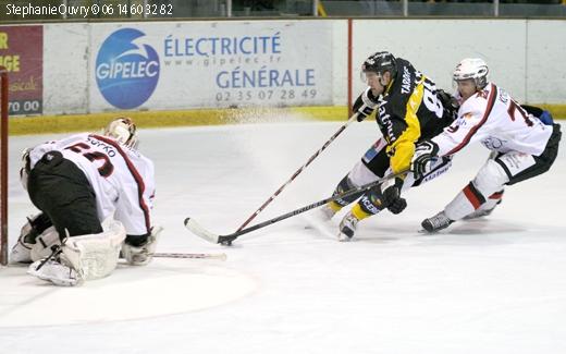 Photo hockey Coupe de la Ligue ARCHIVES - Coupe de la Ligue : 1/2 - Aller : Rouen vs Brianon  - Rouen dans la douleur