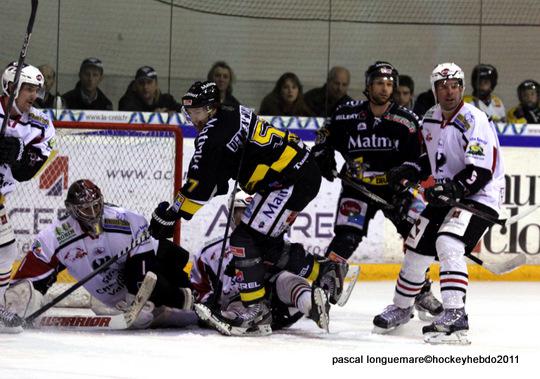 Photo hockey Coupe de la Ligue ARCHIVES - Coupe de la Ligue : 1/2, aller : Rouen vs Brianon  - Le Diable se brle dans lantre du Dragon