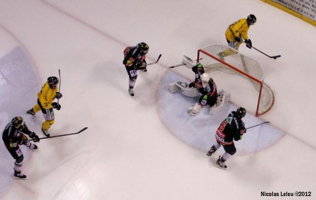 Photo hockey Coupe de la Ligue ARCHIVES - Coupe de la Ligue : 1/4 aller : Amiens  vs Rouen - Les Dragons renversent le Coliseum !