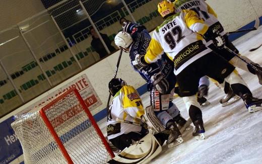 Photo hockey Coupe de la Ligue ARCHIVES - Coupe de la Ligue : 1/4 aller : Angers  vs Strasbourg  - Les Ducs montent en puissance