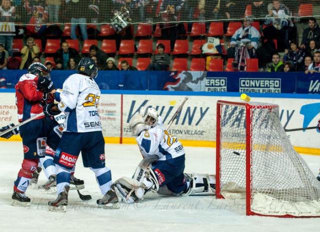 Photo hockey Coupe de la Ligue ARCHIVES - Coupe de la Ligue : 1/4 retour : Grenoble  vs Chamonix  - Grenoble :  Nouveau revers