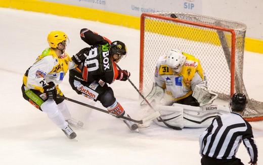 Photo hockey Coupe de la Ligue ARCHIVES - Coupe de la Ligue : 1/8 me, 1re journe : Amiens  vs Strasbourg  - Le Coliseum vide mais pas de buts