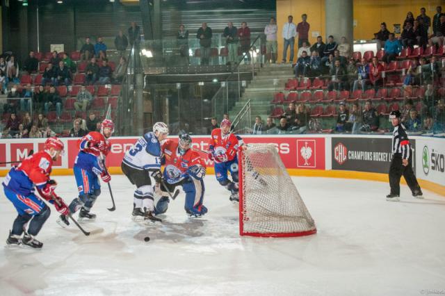 Photo hockey Coupe de la Ligue ARCHIVES - Coupe de la Ligue : 1/8 me, 1re journe : Gap  vs Lyon - Gap  lattaque !