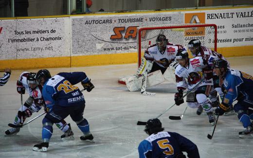 Photo hockey Coupe de la Ligue ARCHIVES - Coupe de la Ligue : 1/8me, 1re journe  : Chamonix  vs Morzine-Avoriaz - CDL : Chamonix ny tait pas.
