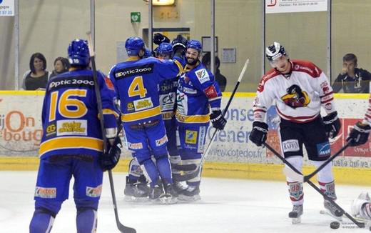Photo hockey Coupe de la Ligue ARCHIVES - Coupe de la Ligue : 1/8ème, 1ère journée : Dijon vs Morzine-Avoriaz - Dijon entre du bon patin Photo hockey Coupe de la Ligue ARCHIVES - Coupe de la Ligue : 1/8ème, 1ère journée : Dijon vs Morzine-Avoriaz - Dijon entre du bon patin