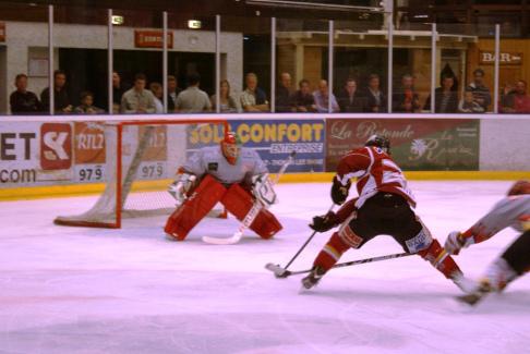 Photo hockey Coupe de la Ligue ARCHIVES - Coupe de la Ligue : 1/8me, 1re journe : Morzine-Avoriaz vs Mont-Blanc - Les Pingouins du bon pied