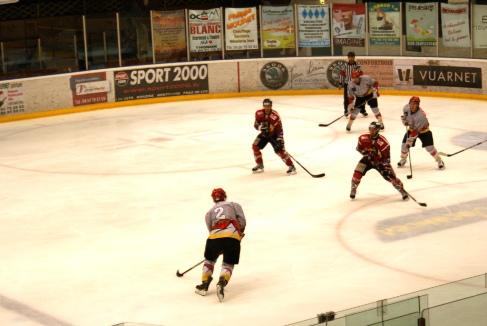 Photo hockey Coupe de la Ligue ARCHIVES - Coupe de la Ligue : 1/8me, 1re journe : Morzine-Avoriaz vs Mont-Blanc - Les Pingouins du bon pied