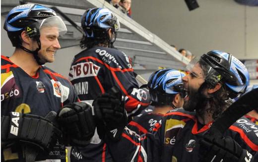 Photo hockey Coupe de la Ligue ARCHIVES - Coupe de la Ligue : 1/8me, 3me journe : Caen  vs Bordeaux - Ces Boxers ont du mordant