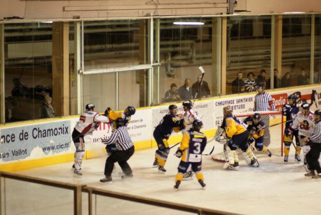 Photo hockey Coupe de la Ligue ARCHIVES - Coupe de la Ligue : 1/8me, 3me journe : Chamonix  vs Morzine-Avoriaz - Les Pingouins au forceps