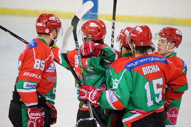 Photo hockey Division 1 -  : Mont-Blanc vs La Roche-sur-Yon - D1 : Un HOGLY plus raliste