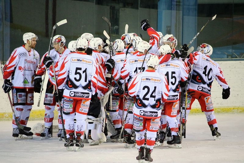 Photo hockey Division 1 -  : Mont-Blanc vs La Roche-sur-Yon - D1 : Un HOGLY plus raliste