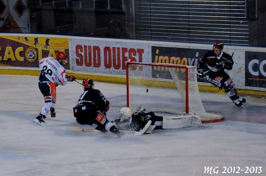 Photo hockey Division 1 - D1 : 1/2 finale, match 1 : Bordeaux vs Lyon - Avantage Lyon