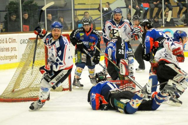 Photo hockey Division 1 - D1 : 12me journe : Caen  vs Brest  - Le choc... pour les caennais