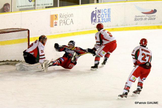 Photo hockey Division 1 - D1 : 20ème journée : Nice vs Courbevoie - En toute logique Photo hockey Division 1 - D1 : 20ème journée : Nice vs Courbevoie - En toute logique