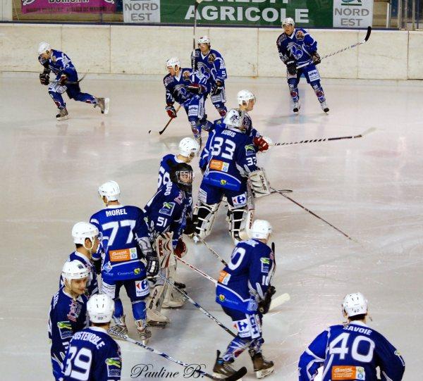 Photo hockey Division 1 - D1 : 25me journe : Reims vs Courbevoie  - Une tornade bleue sur Bocquaine !