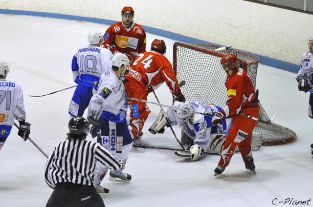Photo hockey Division 1 - D1 : 26me journe : Valence vs Reims - Sabatier chasseur de Lynx !