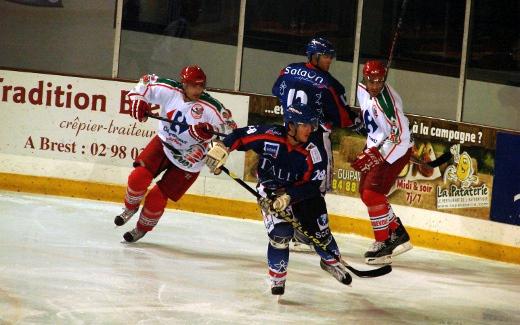 Photo hockey Division 1 - D1 : 4me journe : Brest  vs Courbevoie  - De longs becs sur la glace