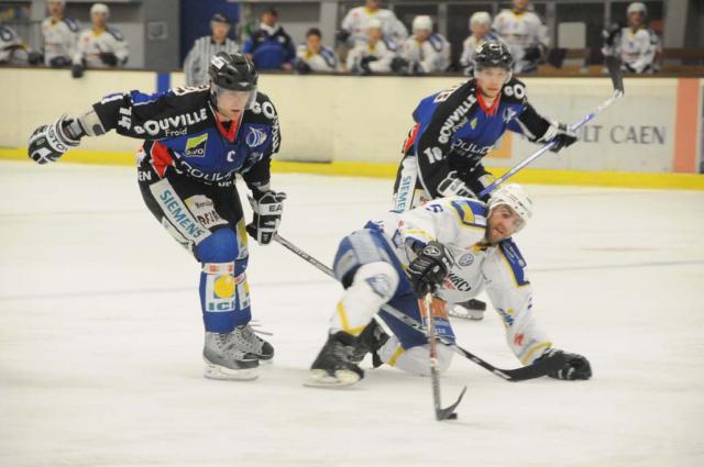Photo hockey Division 1 - D1 - 6ème journée : Caen vs Avignon - sur le fil... Photo hockey Division 1 - D1 - 6ème journée : Caen vs Avignon - sur le fil...