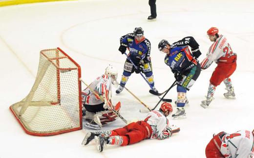 Photo hockey Division 1 - D1 : 6me journe : Caen  vs Courbevoie  - Victoire dans la douleur....
