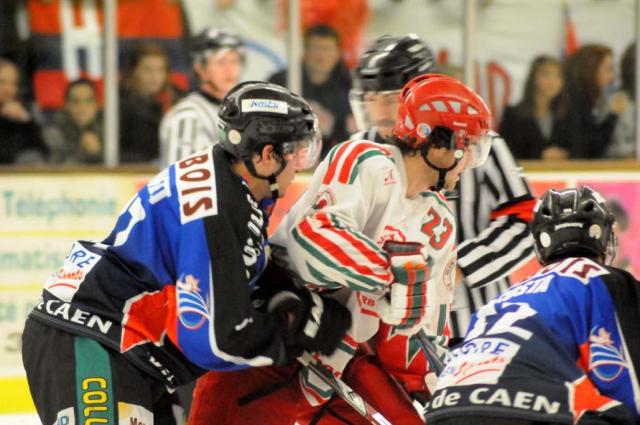 Photo hockey Division 1 - D1 : 6me journe : Caen  vs Courbevoie  - Victoire dans la douleur....