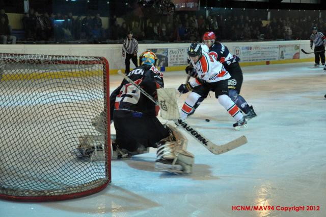 Photo hockey Division 1 - D1 : 8me journe : Neuilly/Marne vs Mont-Blanc - Le coeur des Bisons