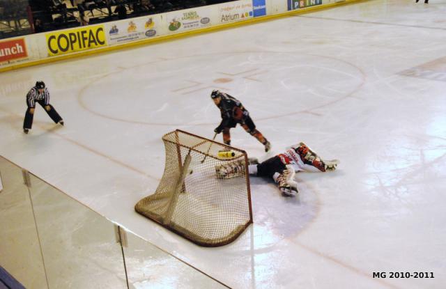 Photo hockey Division 1 - D1 Play Off 1/2 finale  - match 1 : Bordeaux vs Neuilly/Marne - Tous seront tombs  Mriadeck !
