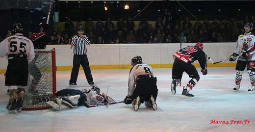 Photo hockey Division 1 - D1 Play Off 1/2 finale  - match 2 : Neuilly/Marne vs Bordeaux - Les Bisons arrachent la belle