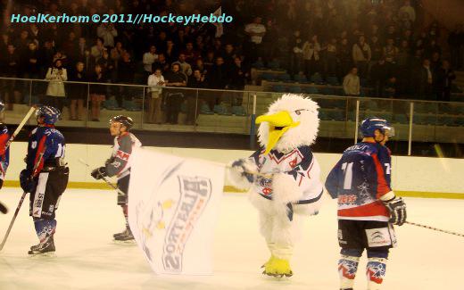Photo hockey Division 1 - D1 Play Off 1/4 de finale  - match 2 : Brest  vs Mulhouse - a plane pour Brest.