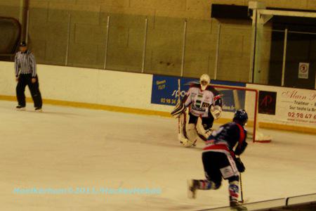 Photo hockey Division 1 - D1 Play Off 1/4 de finale  - match 2 : Brest  vs Mulhouse - a plane pour Brest.