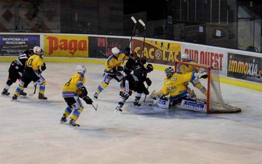 Photo hockey Division 1 - D1 playoff : 1/4 de finale, match 3 : Bordeaux vs Dunkerque - Les Boxers en demi-finale
