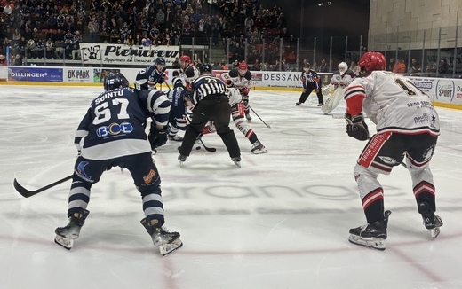 Photo hockey Division 1 - Division 1 - 1/4 de Finale - Match 3 : Dunkerque vs Neuilly/Marne - Dunkerque s�impose en prolongation 
