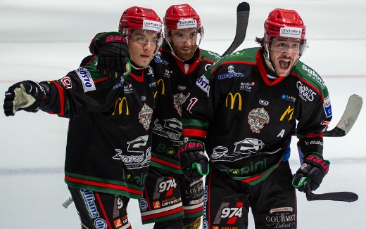 Photo hockey Division 1 - Division 1 - 1/4 de Finale - Match 4 : Mont-Blanc vs Caen  - Mont-Blanc force un 5me match