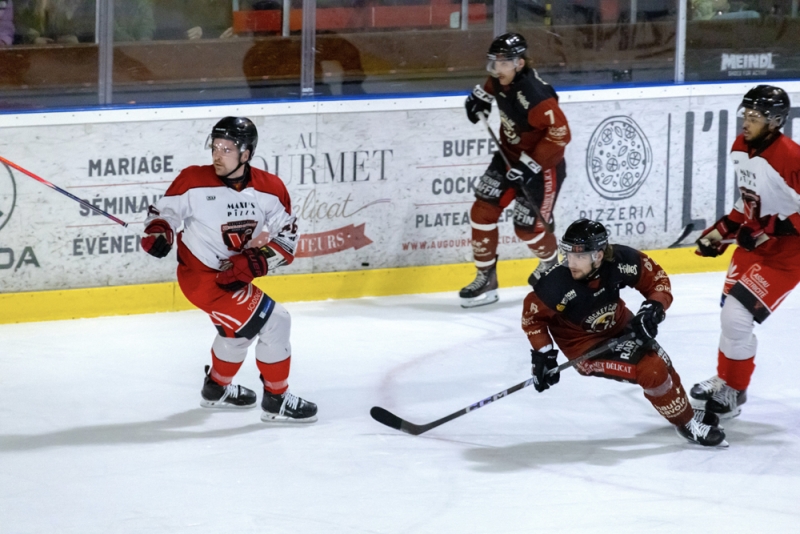 Photo hockey Division 1 - Division 1 - 1/8 de Finale - Match 1 : Morzine-Avoriaz vs Valenciennes - Morzine lance parfaitement sa s�rie