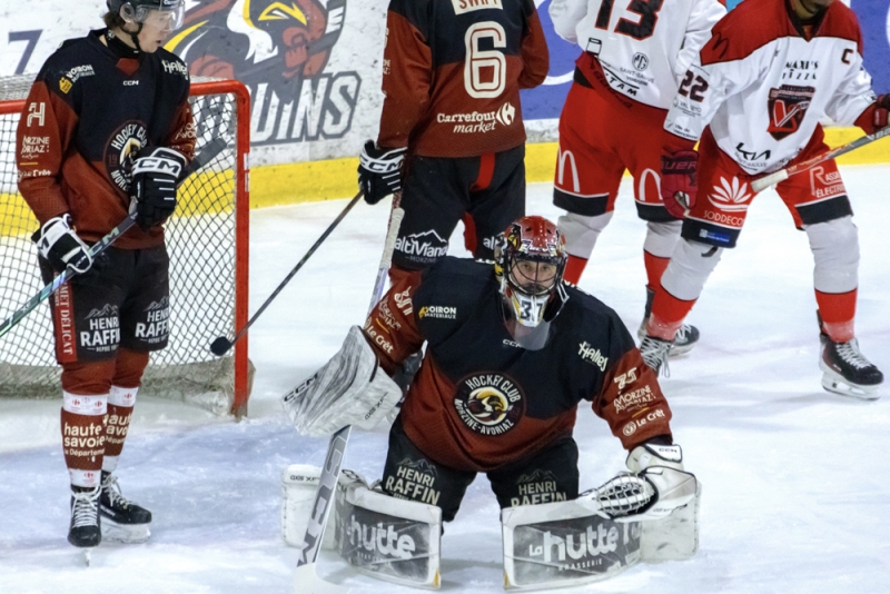 Photo hockey Division 1 - Division 1 - 1/8 de Finale - Match 1 : Morzine-Avoriaz vs Valenciennes - Morzine lance parfaitement sa s�rie