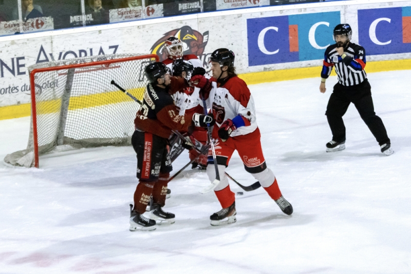 Photo hockey Division 1 - Division 1 - 1/8 de Finale - Match 1 : Morzine-Avoriaz vs Valenciennes - Morzine lance parfaitement sa s�rie