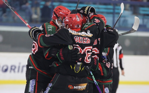 Photo hockey Division 1 - Division 1 - 1/8 de Finale - Match 2 : Mont-Blanc vs Neuilly/Marne - Mont-Blanc force un match 3!