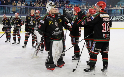 Photo hockey Division 1 - Division 1 - 1/8 de Finale - Match 3 : Mont-Blanc vs Neuilly/Marne - Un but suffit au bonheur Yti!