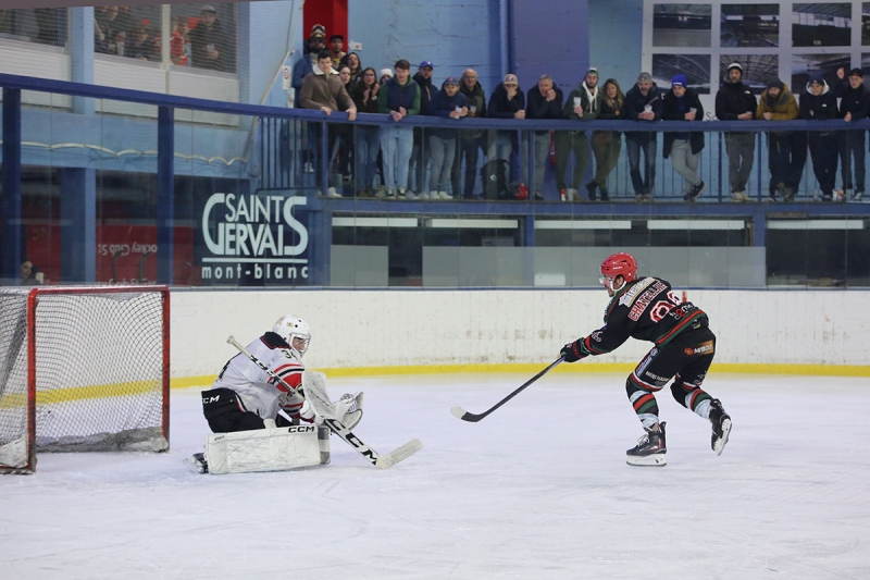 Photo hockey Division 1 - Division 1 - 1/8 de Finale - Match 3 : Mont-Blanc vs Neuilly/Marne - Un but suffit au bonheur Yti!