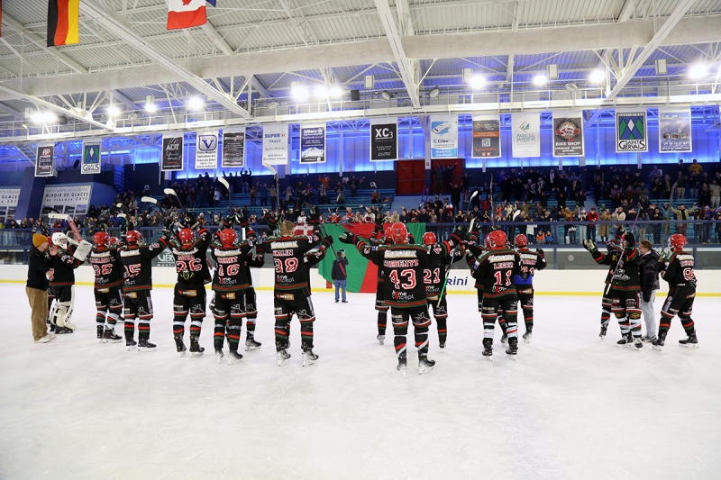 Photo hockey Division 1 - Division 1 - 1/8 de Finale - Match 3 : Mont-Blanc vs Neuilly/Marne - Un but suffit au bonheur Yti!