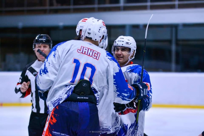 Photo hockey Division 1 - Division 1 : 10ème journée : Mont-Blanc vs Clermont-Ferrand - Service minimum, points précieux !